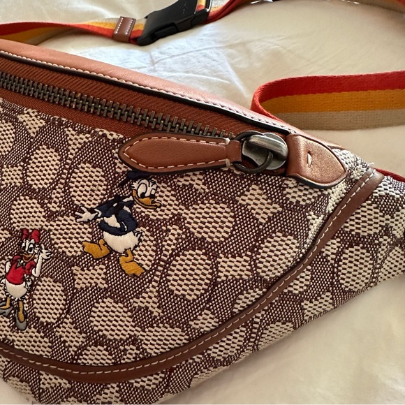 Disney X Coach League Belt Bag With Mickey Mouse And Friends Embroidery - Picture 9 of 14
